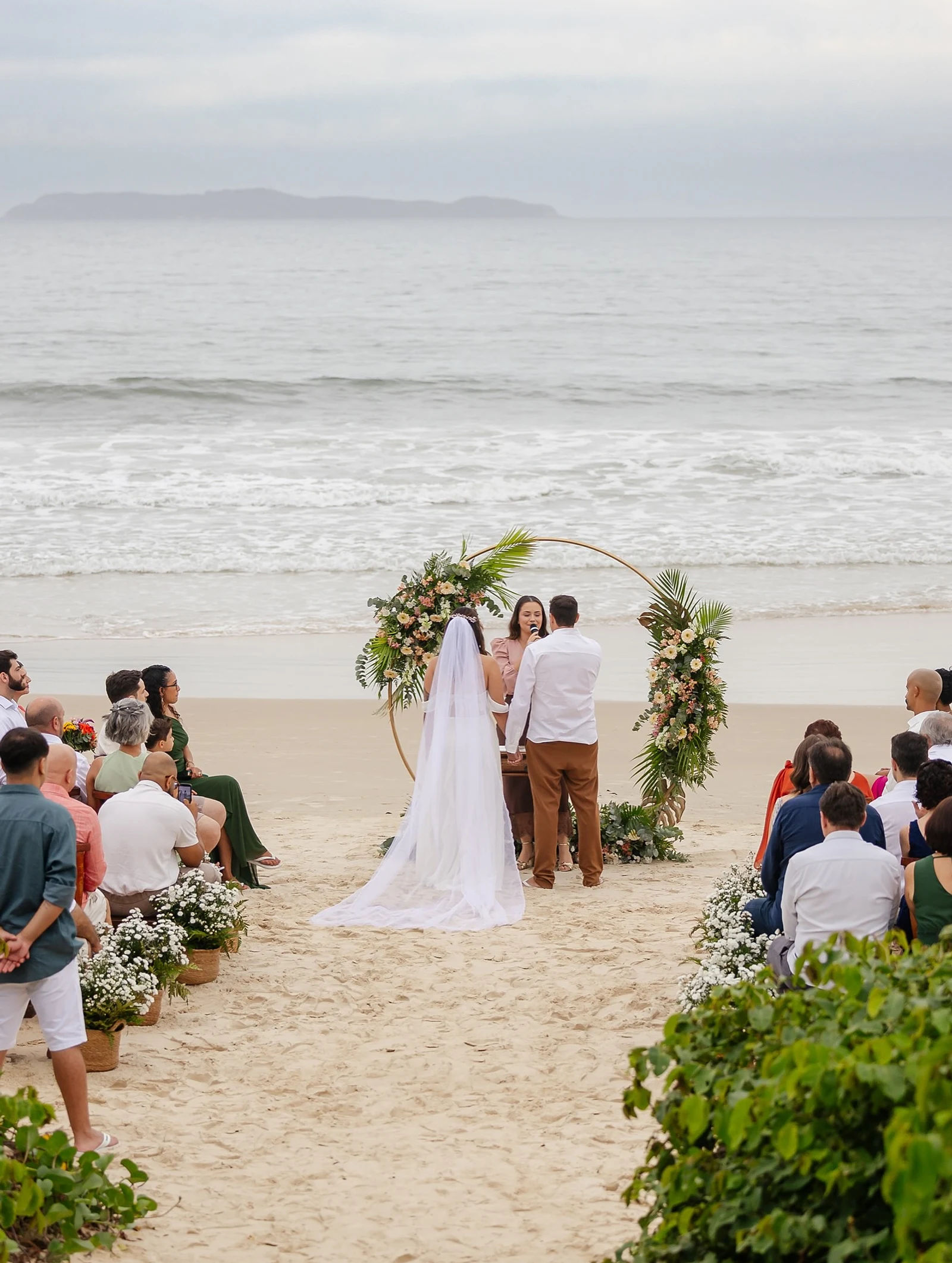 Casamento na praia: e se chover?